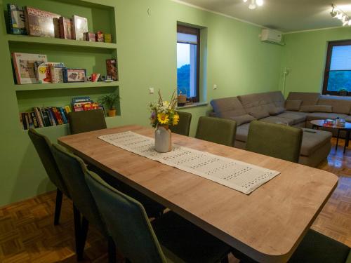 娛樂設施, Holiday house Zarja - with sauna and hot tub in 比澤利斯哥