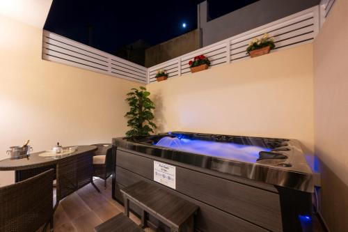 Джакузі, Domus Boutique Hotel in Мдина