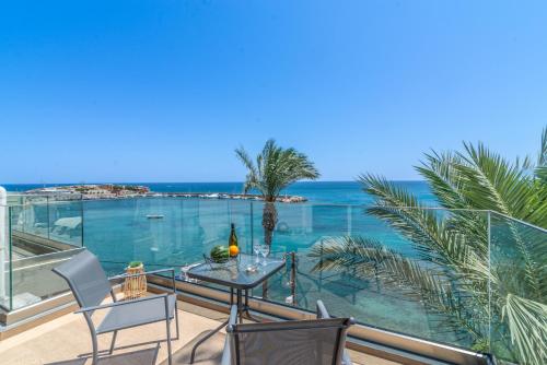 Luxury SeaSide Suites in Creta