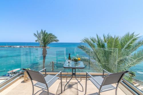 Luxury SeaSide Suites in Creta