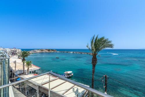 Luxury SeaSide Suites in Creta