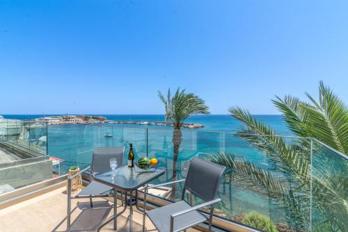 Luxury SeaSide Suites in Creta
