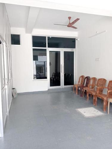 Variyar Service Apartments Unit C 1st Floor in Nethaji Nagar