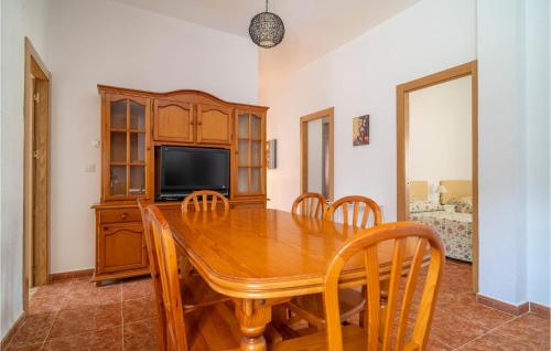 3 Bedroom Amazing Home In El Campillo