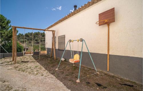 3 Bedroom Amazing Home In El Campillo