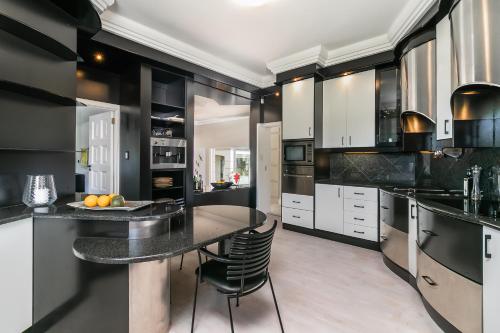 BS1 - Pezula Exclusive Elegance in Sparrebosch