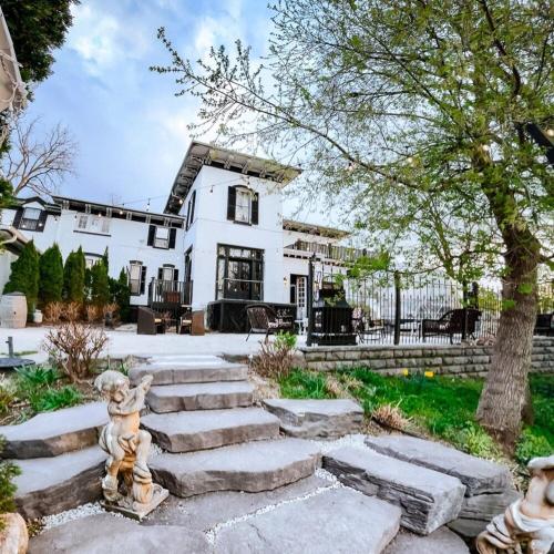 Maxwell Mansion Hotel 5