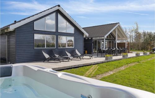  Amazing Home In Idestrup With 7 Bedrooms, Wifi And Private Swimming Pool, Pension in Bøtø By