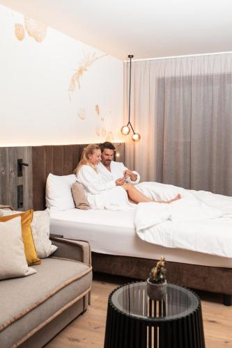 Deluxe Double Room (2 Adults + 1 Child)