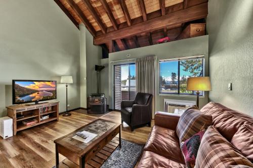 Newly Remodeled Studio plus Loft- Lakeland Village condo - Apartment - South Lake Tahoe
