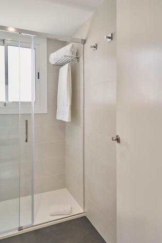 Tres Torres Atiram Hotels - image 8