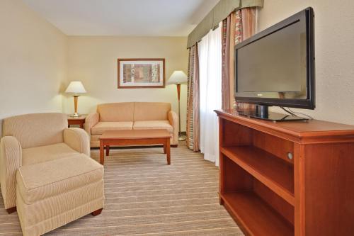 Holiday Inn Express Winfield - Teays Valley, an IHG Hotel