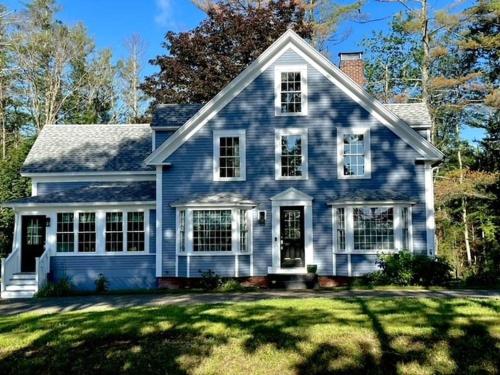 Luxury Farm Stay-Bonds Corner Bungalow-Wolf Pine Hollow in Antrim (NH)