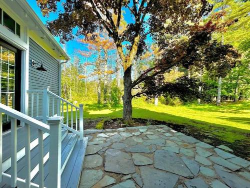 Luxury Farm Stay-Bonds Corner Bungalow-Wolf Pine Hollow in Antrim (NH)