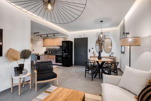 One-Bedroom Suite with Outdoor Hot Tub image 10