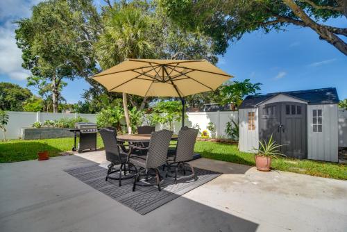 Largo Retreat Just Minutes to Beach and Attractions!