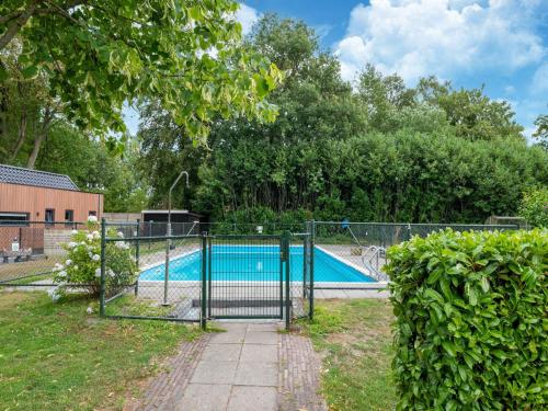  Cozy holiday home near Giethoorn with garden in De Bult