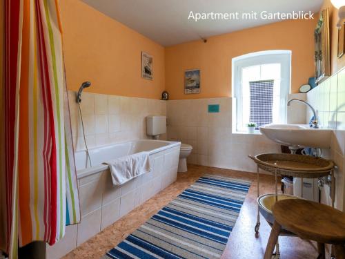 Ferienwohnung im Landhaus Neparmitz