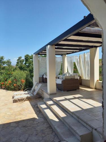 Villa Koumneni in Pano Akourdaleia