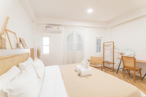 Craft studio apartment by Beginning with,3BR​ in heart of Nimman 4