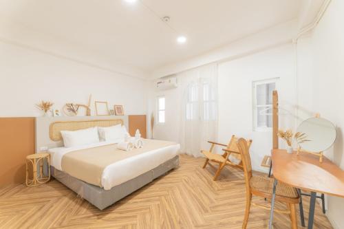 Craft studio apartment by Beginning with,3BR​ in heart of Nimman 5