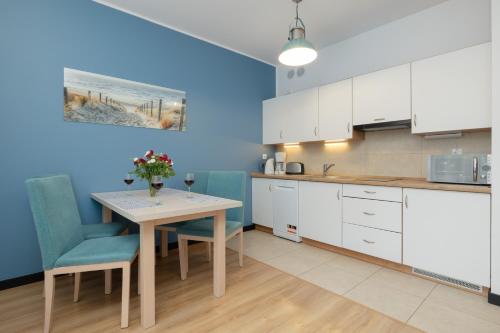 Apartamenty Aquamarina by Renters - image 3