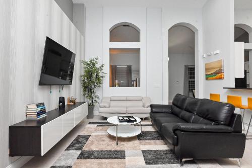 Stylish modern 4bd home with luxury resort in Davenport, USA