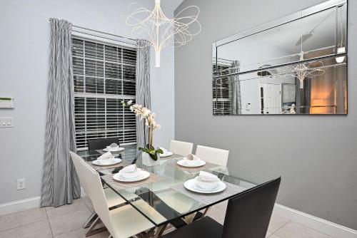 Stylish modern 4bd home with luxury resort in Davenport, USA