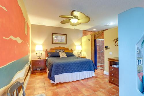 Walk to Indian Rocks Beach - Vibrant Condo in 印度岩石海灘