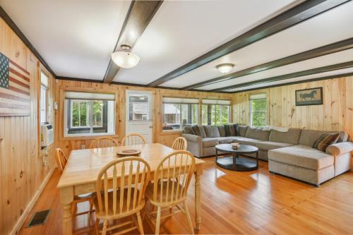 Brantingham Cabin with Porch and Grill On 5 Acres!