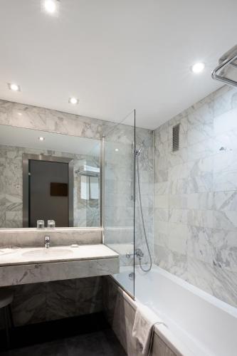 Catalonia Albeniz - image 10