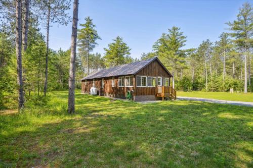 Brantingham Cabin with Porch and Grill On 5 Acres!