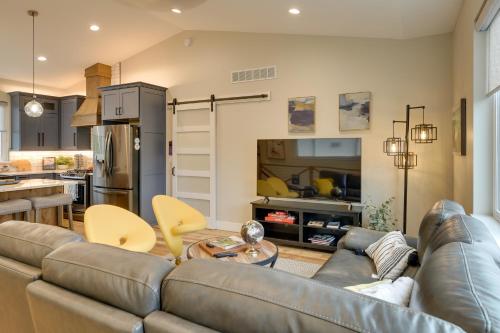 Anchorage Apartment with a View about 3 Mi to Airport detail
