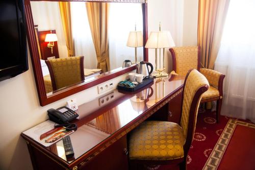 . Hotel Holiday Park
