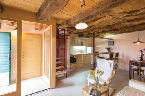 virtuve, A stone house 'Pojata' in Cista Provo
