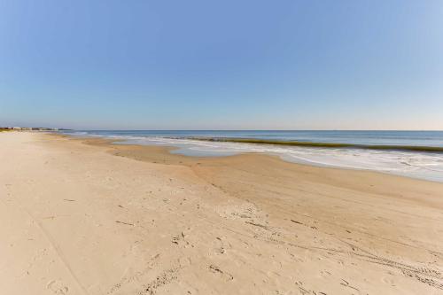 Resort Condo with 3 Pools and Tennis Walk to Beach! - image 11