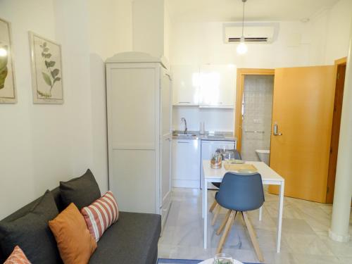 One-Bedroom Apartment image 10