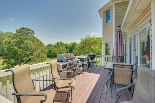 . Country Living w/ Spacious Yard: Sibley Home!