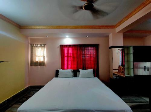 Rupali Inn Near Chinar Park, Airport