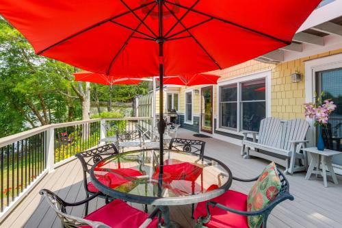 Vibrant Sterling Lakefront Lodge with Kayaks