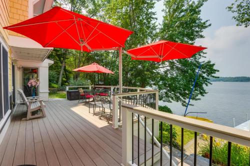 Vibrant Sterling Lakefront Lodge with Kayaks