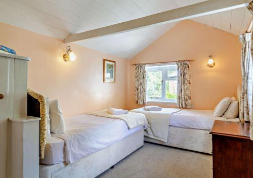 Coach House Cottage Sleeps 6