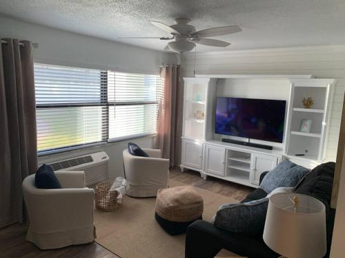 Coastal Waters Retreat 115 - A 1st Floor Beautiful Remodeled Ocean View Condo in New Smyrna Beach, USA