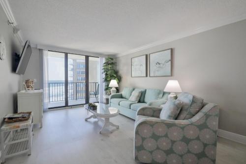 1 Bedroom -1 Bath Ocean View Condo At Ocean Trillium 503 in New Smyrna Beach, USA