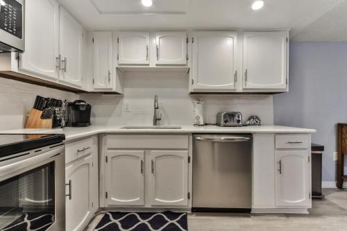 Lovely 2 Bedroom 2 Bath Castle Reef Condo in New Smyrna Beach, USA