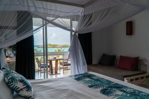 1 king bed, 1 sofa bed