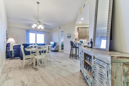 Riverwalk Penthouse With Riverviews in New Smyrna Beach, USA
