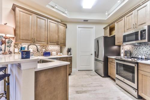 Riverwalk Penthouse With Riverviews in New Smyrna Beach, USA