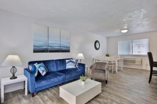 Coastal Waters 210 - 2nd Floor 1 Bedroom With 2 Queen Beds in New Smyrna Beach, USA