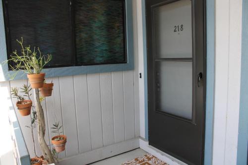 Sea Woods Large 1 Bedroom Condo And A Whole Lot Of Amenities! in New Smyrna Beach, USA